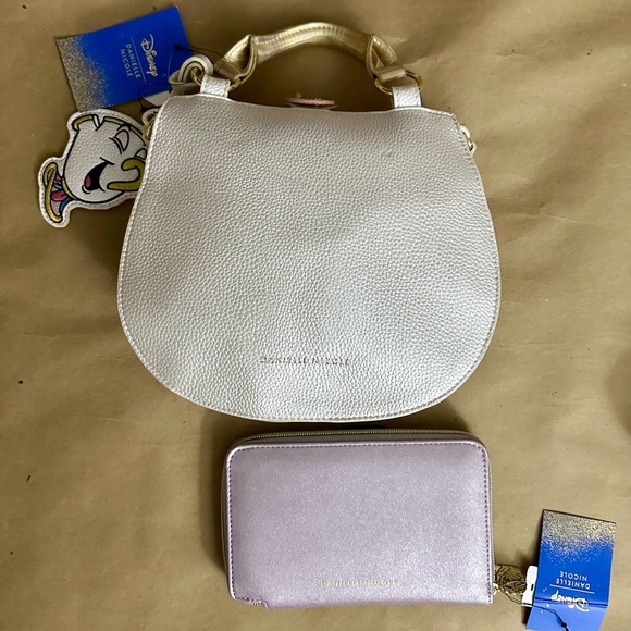 NWT Danielle Nicole Disney Mrs Potts Crossbody Shoulder Bag & Chip Wallet Bundle - Picture 2 of 16